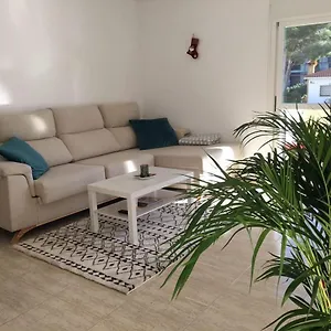 https://residencial-aqua-la-pineda-private-room.catalonia-hotels.com