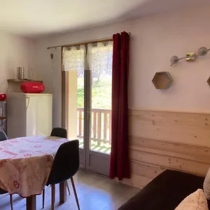https://appartement-de-plain-pied-avec-jardin-expo-sud.hotels-rhonealpes.com